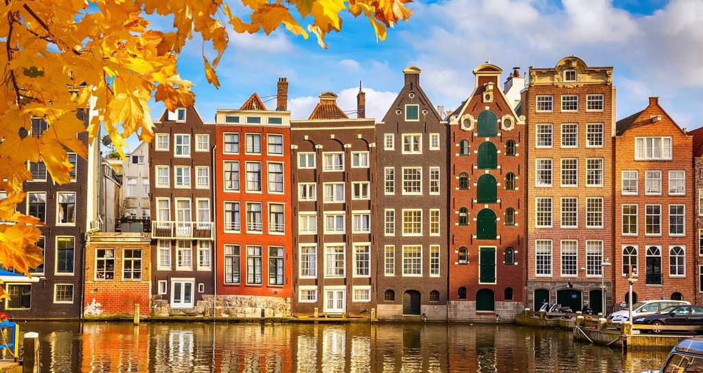 Highest temperature in Amsterdam on September 11? card icon