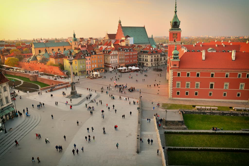 Highest temperature in Warsaw on September 11? card icon